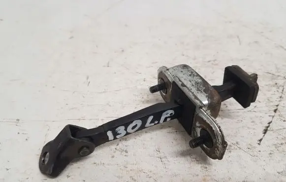 Hyundai i30 Front door check strap stopper