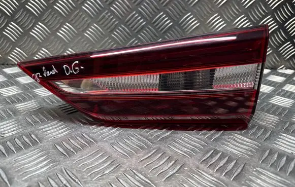 Opel Grandland X Tailgate rear/tail lights YP00016480 YP00016280