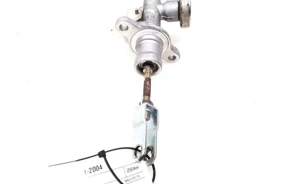 Nissan X-Trail T30 Clutch master cylinder 