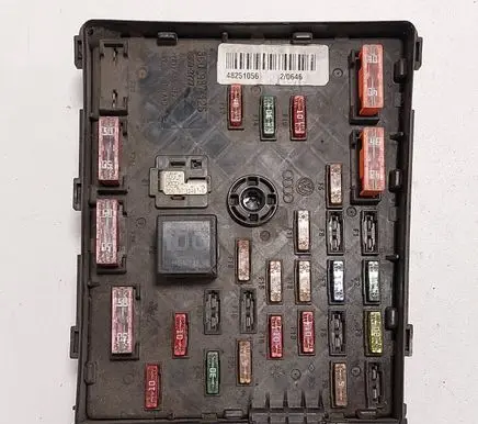 Volkswagen PASSAT CC Fuse module 3C0937125 48251056 20646