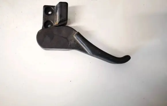 Engine bonnet (hood) release handle