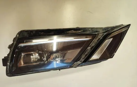 Skoda Octavia Mk3 (5E) Headlight/headlamp 5E1941015D LE15A6362 0110423100