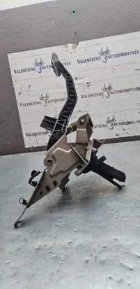 Ford Focus Clutch pedal BV617B633GF 11871M06