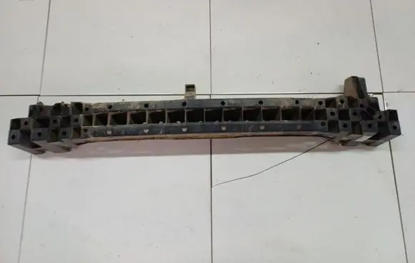 Renault Clio III Rear beam 8200807041