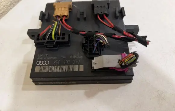 Audi A4 S4 B6 8E 8H Comfort/convenience module 8E0907279