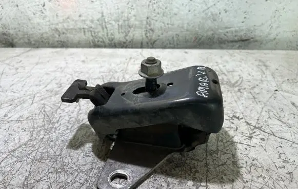 Volkswagen Amarok Engine mount bracket 2H0199256 2EH0199256D
