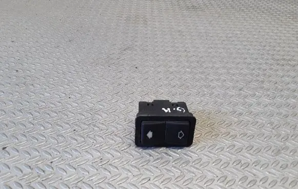 BMW 5 E39 Electric window control switch 8368974