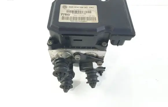Volkswagen PASSAT B7 ABS Pump 3AA614109AC