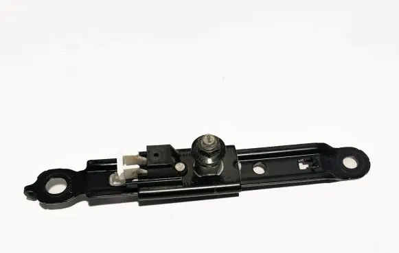Toyota Avensis T270 Seat belt adjustment rail 7320002100 16184