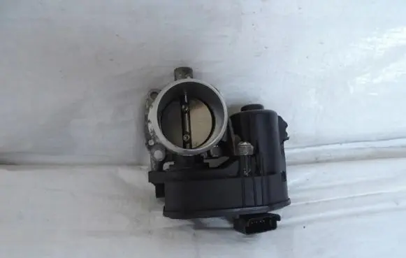 Opel Crossland X Throttle valve 9801942080