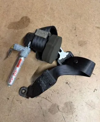 Volvo S40 Rear seatbelt 30661791