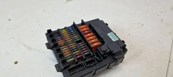 BMW Z4 E85 E86 Fuse box set 8378113
