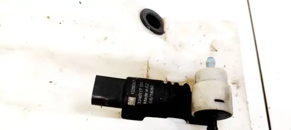 Opel Insignia A Windscreen/windshield washer pump 13250357 3240117