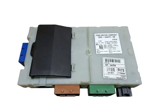 Ford Mondeo MK IV Fuse module 7G9T14A073DB