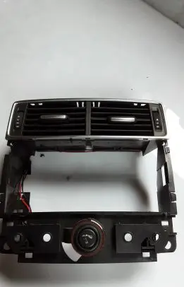 Audi A8 S8 D3 4E Rear air vent grill 4E0819203B