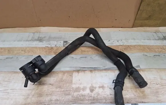 Engine coolant pipe/hose