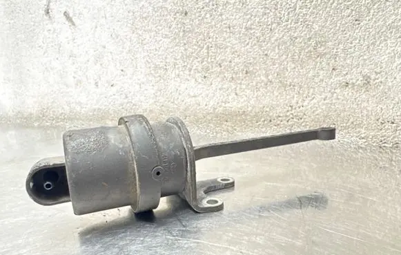 Opel Astra J Valve vacuum 4010992E
