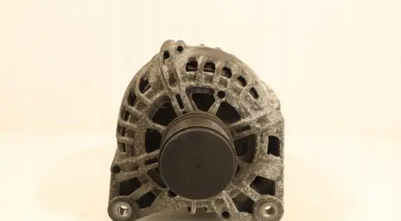 Renault Clio IV Generator/alternator 231007865R