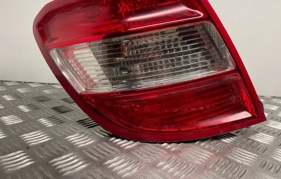 Mercedes-Benz C W204 Rear/tail lights 2049069102
