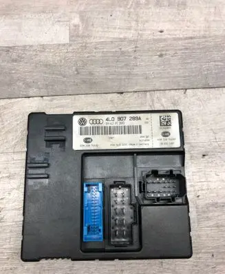Audi Q7 4L Comfort/convenience module 4L0907289A 5DK00876282 4L0910289D