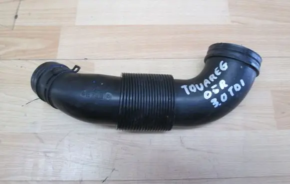 Volkswagen Touareg III Engine coolant pipe/hose