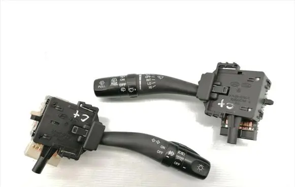 KIA Carens II Headlight wiper arm set 202005768