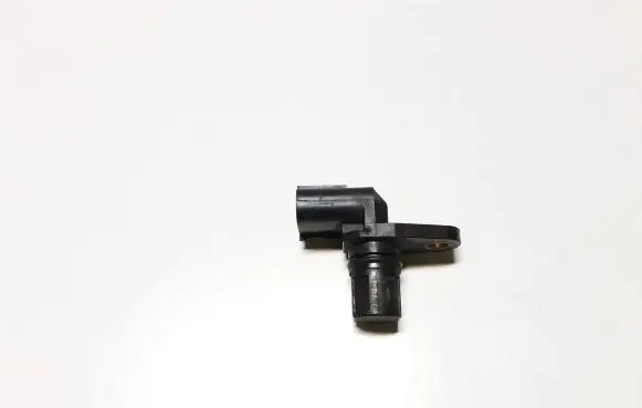 Suzuki Jimny Crankshaft position sensor 3322076G11