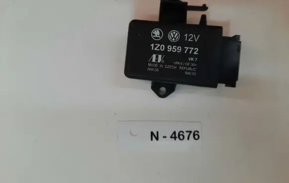Volkswagen PASSAT B6 Other control units/modules 1Z0959772