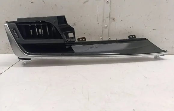 Nissan Qashqai J12 Panel trim 684116UA0B