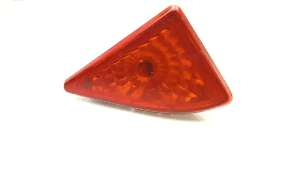 Third/center stoplight
