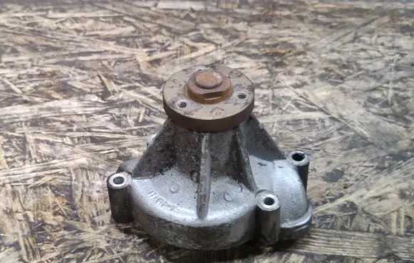Jaguar XK8 - XKR Water pump 90JV8501CE