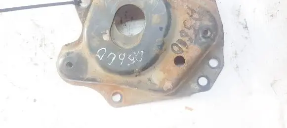 Volkswagen Polo III 6N 6N2 6NF Engine mounting bracket