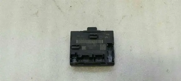 Audi A3 S3 8V Door control unit/module 5Q0959392E