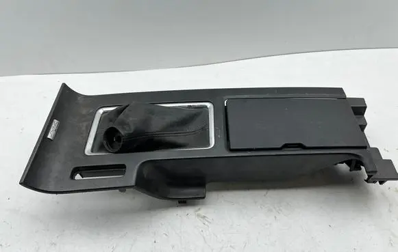 Ford Mustang V Center console AR363045B44