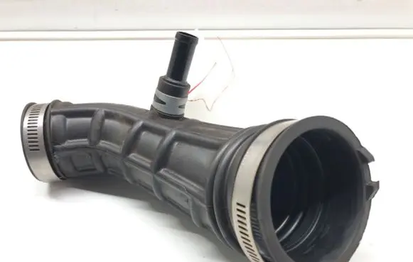 Air intake hose/pipe