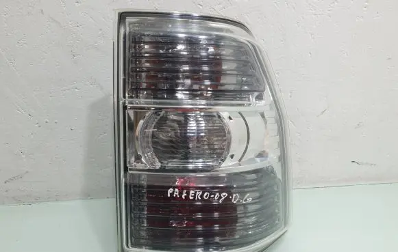 Mitsubishi Pajero Rear/tail lights