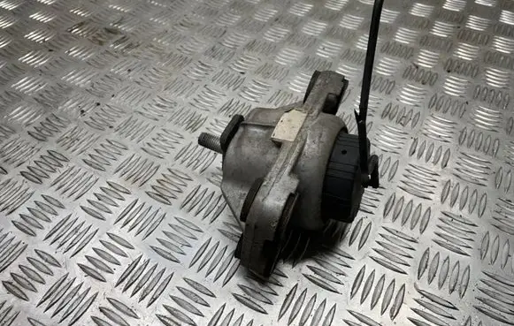 Land Rover Range Rover Sport L494 Engine mount vacuum valve 