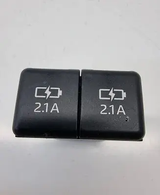 Toyota RAV 4 (XA50) USB socket connector 8553215010