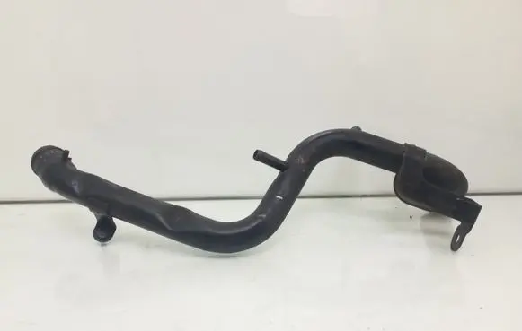 Volkswagen PASSAT B5.5 Engine coolant pipe/hose 038121071S