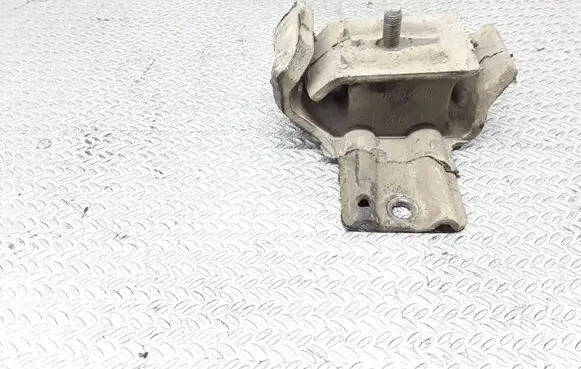 Nissan Terrano Gearbox mount
