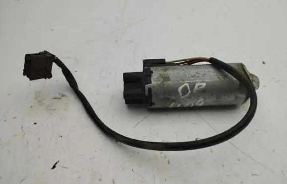 Mercedes-Benz S W220 Seat adjustment motor A220028