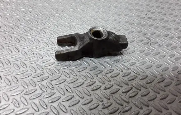 Opel Vectra C Fuel Injector clamp holder