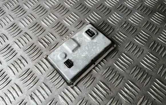 Volvo XC90 Headlight ballast module Xenon 73010157F