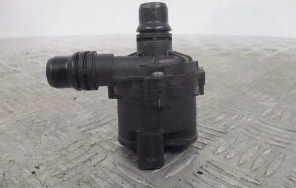 Peugeot 308 Water pump 9823813380