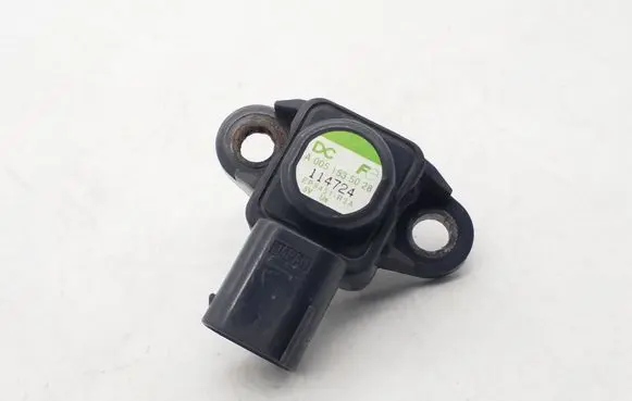 Mercedes-Benz E W211 Air pressure sensor A0051535028
