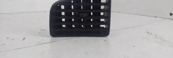 Volkswagen PASSAT B4 Dash center air vent grill 3A1819707