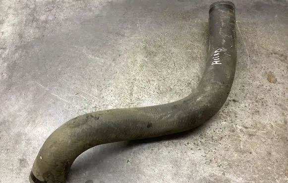 Coolant pipe/hose