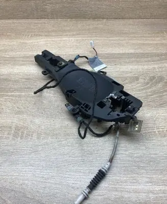 BMW X5 E70 Front door exterior handle/bracket 7184659 14010710