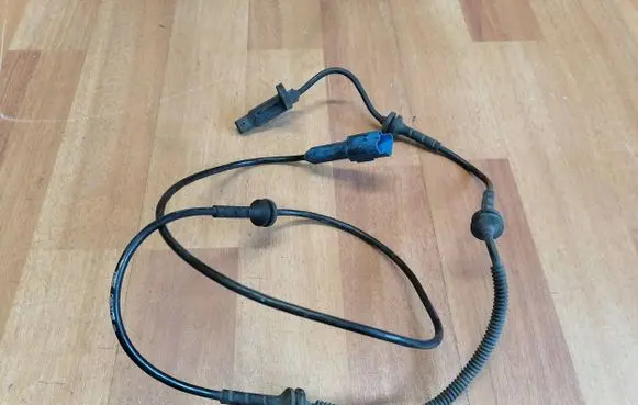 Peugeot 407 ABS brake wheel speed sensor 4545H9 GBS2138