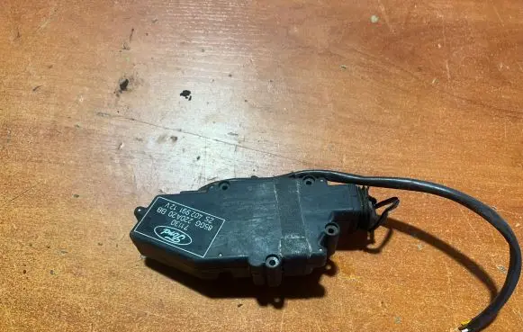 Ford Scorpio Central locking motor 85GG220A20BB